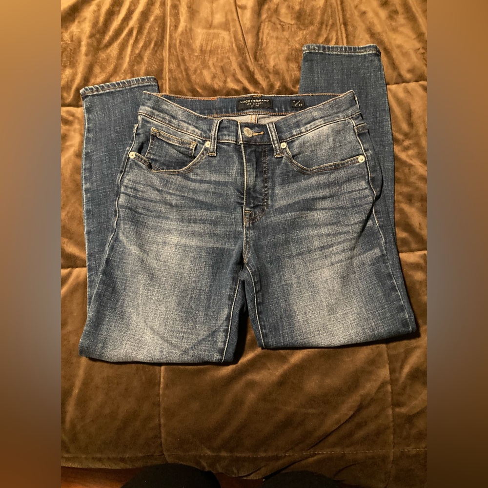 Lucky brand, size 4, midrise Ava crop, cute and comfy, dress up or down